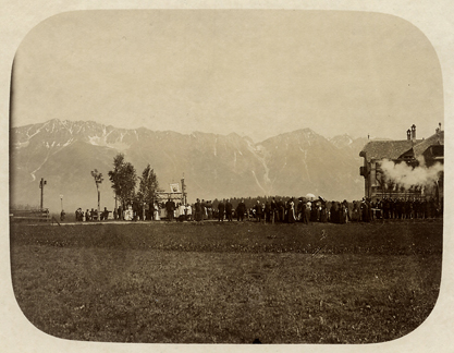 Perfekte Salve schon damals: Prozession der SKIV am Fernkreuzweg anno ~1900/10